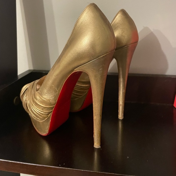 Christian Louboutin gold 150mm sexy party shoes in size 38 - Picture 2 of 11